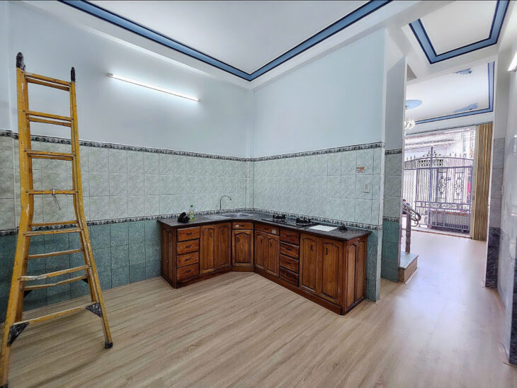 CẦN BÁN NHÀ 4 TẦNG ĐƯỜNG THÔNG, NGAY TRUNG TÂM THÀNH PHỐ NHA TRANG.