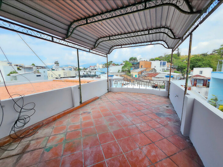 CẦN BÁN NHÀ 4 TẦNG ĐƯỜNG THÔNG, NGAY TRUNG TÂM THÀNH PHỐ NHA TRANG.