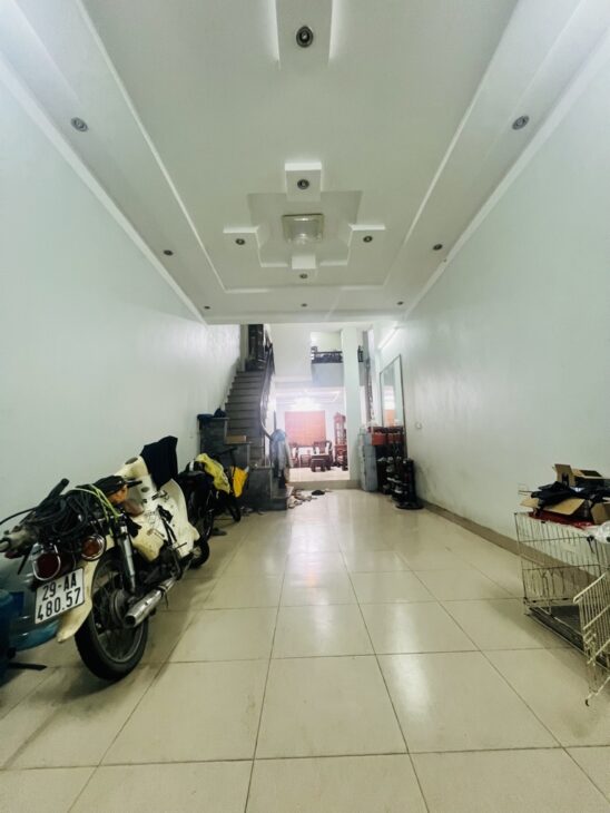 ????PHÂN LÔ – VỈA HÈ, Ô TÔ TRÁNH ĐỖ – NHÀ 2 THOÁNG CÓ GIẾNG TRỜI, CÓ THỂ LẮP THANG MÁY – KD, LÀM