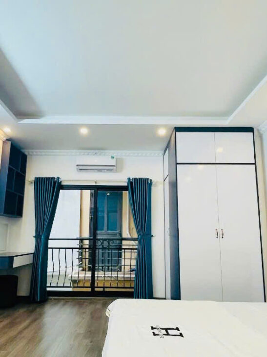 CC bá.n nhà Phạm Văn Đồng 37m thang máy- kinh doanh – ở sướng 9.35 tỷ