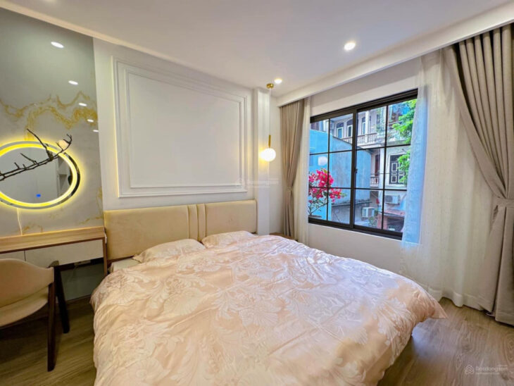 Bán nhà Hoàng Liệt DT 50m2 x 5 tầng, giá 7.8 tỷ, ngõ rộng, gần đường, đẹp, ở luôn
