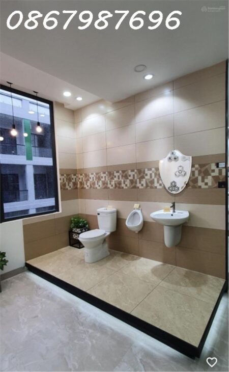 Cho thuê toà nhà đẹp 4 tầng mặt tiền Thích Quảng Đức – kinh doanh cực tốt