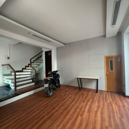 Bán biệt thự Linh Đàm 180m2, mặt tiền 10m, khu VIP, giá 57 tỷ