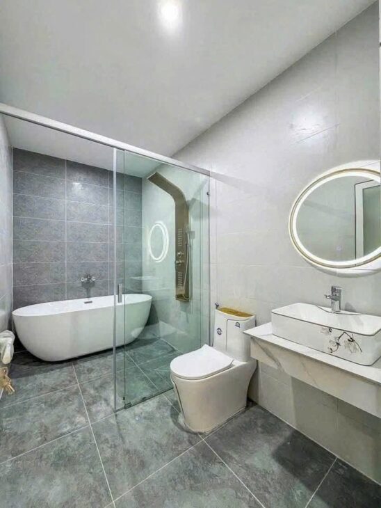 NHÀ TÂN KIỂNG QUẬN 7 – CỰC HIẾM NGANG 8M – XE HƠI NGỦ TRONG NHÀ – CHỈ 15 TỶ