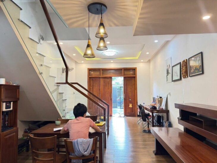 SIÊU PHẨM SIÊU RẺ! Nhà mới 3 tầng mặt tiền Lỗ Giáng, Hòa Xuân, dt 123m2, chỉ 5.2 tỷ