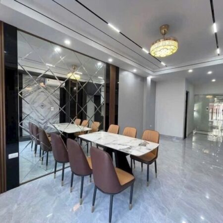 BÁN NHÀ ĐẸP HOA LÂM LONG BIÊN – HIẾM, ĐẸP, ĐẲNG CẤP, THANG MÁY ĐỜI MỚI – KINH DOANH ĐỈNH