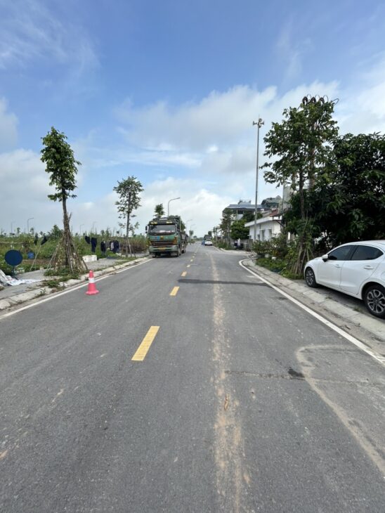 VỊ TRÍ ĐẸP – KHU VỰC TIỀM NĂNG – GẦN VIN CỔ LOA – SÁT QUỐC LỘ 3 – VỈA HÈ RỘNG – KHU DÂN TRÍ