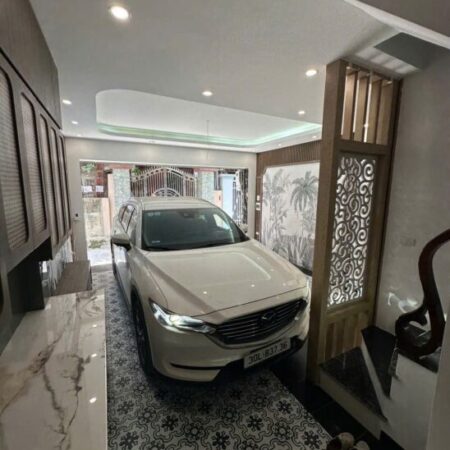 ANH HÀN XÓM NHỜ BÁN NHÀ NGÔ GIA TỰ – GARA ÔTÔ – THANG MÁY – KINH DOANH