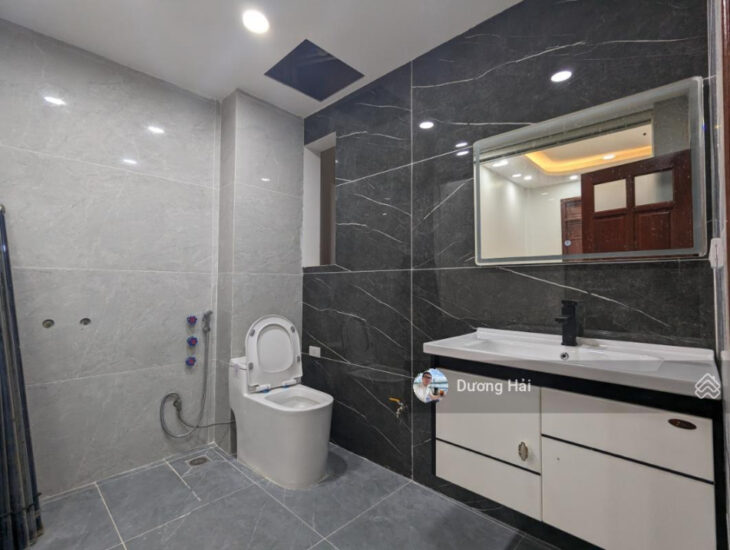 Bán nhà mặt phố Quận Cầu Giấy 190m2 – 9 tầng – thang máy dòng tiền ổn định 2tỷ6/năm hai thoáng