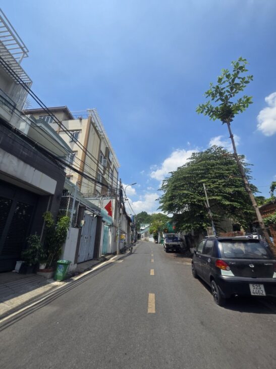 Bán nhà DT 56m², 3 tầng, 3PN, 3WC, Q.9, Thủ Đức. sổ hồng Giá 6.2 tỷ.