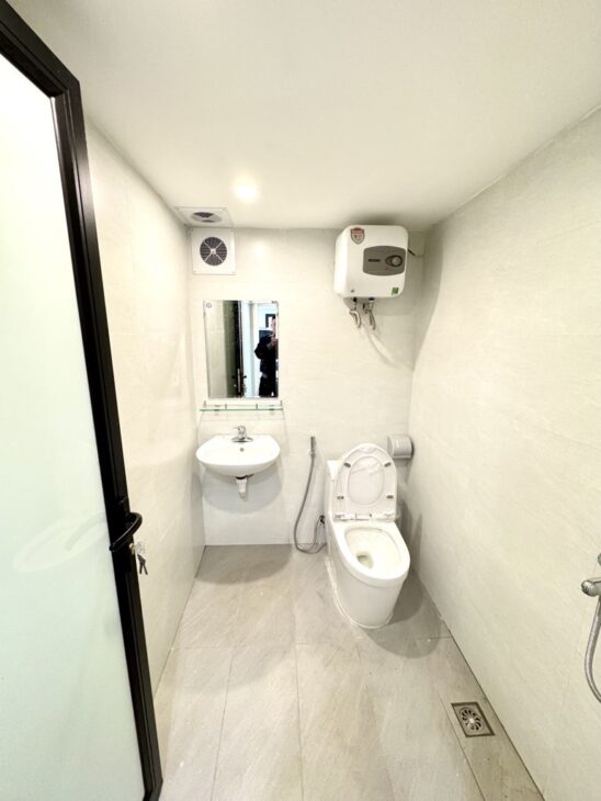 Bán nhà tập thể tầng 1 bùi ngọc dương ô tô dừng đỗ ngày đêm ngủ trong nhà hai bà trưng