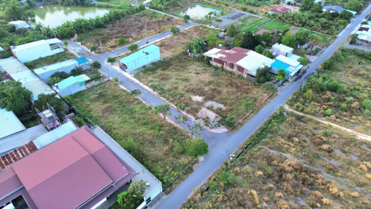 Bán nhà mới Bình Minh, đang cho thuê 3 tr/m2, đường nhựa vỉa hè, gần chợ Trà Cổ