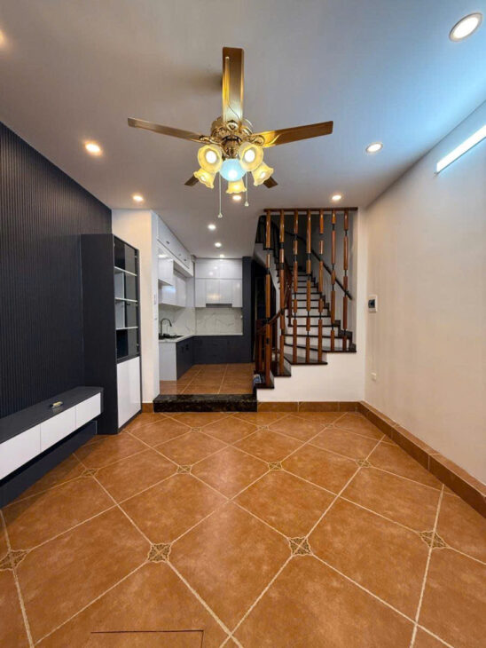 NGUYỄN KHANG – DÂN XÂY – NGÕ 3M – 50M RA PHỐ 32m2 5 tầng mặt tiền 4m Giá 10.8 tỷ