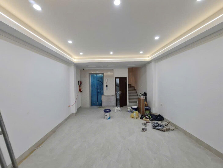 NHÀ MỚI NGUYỄN TRÃI THANG MÁY Diện Tích 38m2 8 tầng mặt tiền 4.3m Giá 13.5 tỷ
