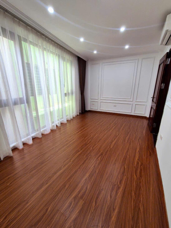 NHÀ MỚI ĐỒNG CỔ THỤY KHUÊ – THANG MÁY – DT 38m2 6 tầng mặt tiền 6.2m Giá 11.5 tỷ