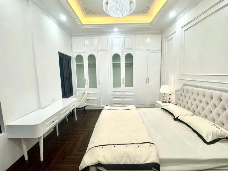 PHỐ NGỌC HÀ – NỘI THẤT TÂN CỔ ĐIỂN – LÔ GÓC DT 34m2 5 tầng MT 4m Giá 9.8 tỷ