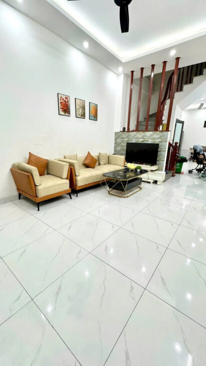 bánn nhà Khuyến Lương 40m2. 5 tầng. mặt tiền3.5m giá dẹp 7.3 tỷ Hoàng Mai Hà Nội