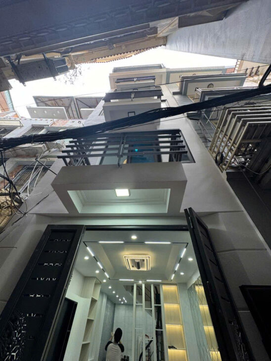 KHƯƠNG HẠ – NGÕ THÔNG 3 GÁC TRÁNH FULL NỘI THẤT 34m2 5 tầng mt 3.5m Giá 7.75 tỷ