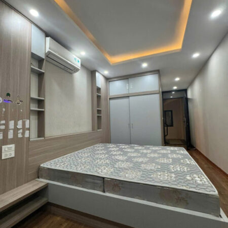 PHÙNG CHÍ KIÊN – 2 THOÁNG – TẶNG FULL NỘI THẤT Dt 30m2 5 tầng mt 3.2m Giá 8.5 tỷ