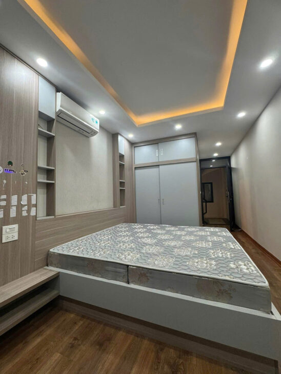PHÙNG CHÍ KIÊN – 2 THOÁNG – TẶNG FULL NỘI THẤT Dt 30m2 5 tầng mt 3.2m Giá 8.5 tỷ