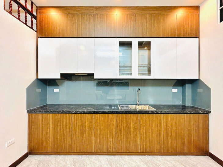 TRẦN QUỐC VƯỢNG – CẦU GIẤY VIP – HAI MẶT NGÕ – 41m2 5 tầng mặt tiền 3.3m Giá 9.85 tỷ