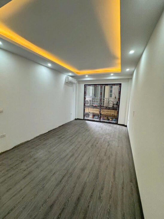 LÁNG TRUNG – NGÕ THÔNG – KINH DOANH – THANG MÁY 39m2 5 tầng mt 3.7m Giá 10.3 tỷ