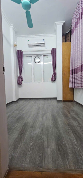 3.7 TỶ – 5 TẦNG – NHÀ ĐẸP Ở NGAY – KCBT CHẮC CHẮN – TRUNG TÂM ĐỐNG ĐA