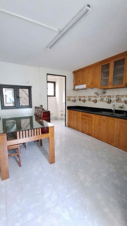 PHỐ CHỢ KHÂN THIÊN – NGÕ THÔNG – 32m2 6 tầng mặt tiền 4m Giá 7.98 tỷ