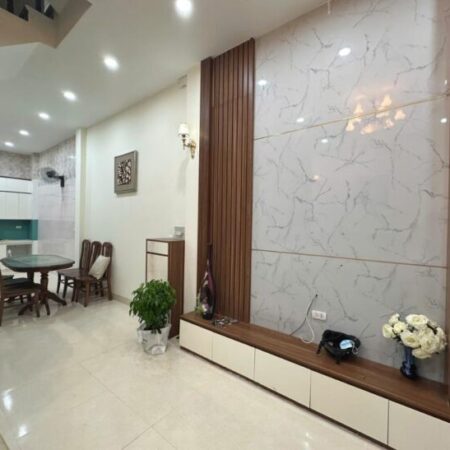 VỊ TRÍ ĐẮC ĐỊA QUẬN HOÀNG MAI – 45M2 – 7.6 TỶ – 15M RA MẶT PHỐ – NGÕ RỘNG THOÁNG SÁNG