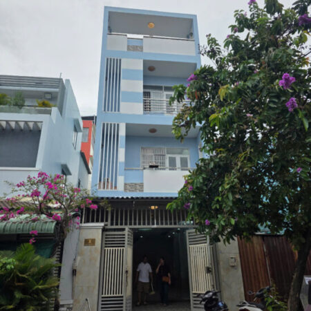 Cho Thuê Nhà Phố 1 trệt 2 lầu gần chợ bình điền đông đúc sầm uất