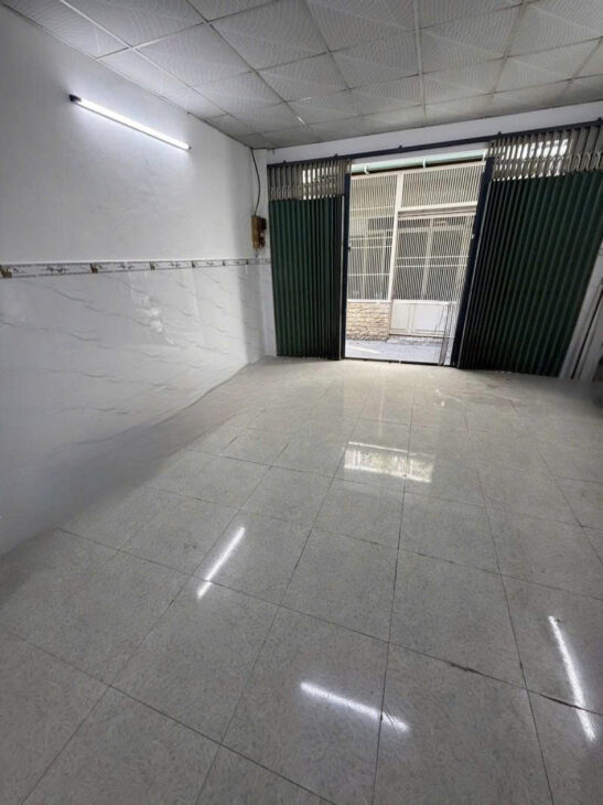 Nhà đẹp ngay Lý Thường Kiệt Q,10-Giá hơn 6 tỷ-hẻm thông nhiều đường-tiện ích xung quanh