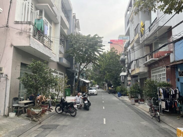 Bán nhà Mặt tiền ngay Lý Phục Man, Quận 7, 152m2 (6×25), 3 Tầng 9 phòng, hiện 19.9 tỷ