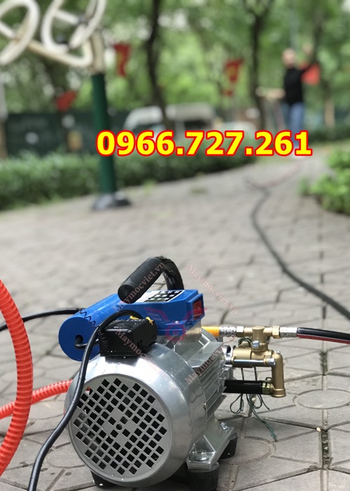 Máy phun thuốc, xịt rửa điều hòa cầm tay điều khiển từ xa Turbo TB1100