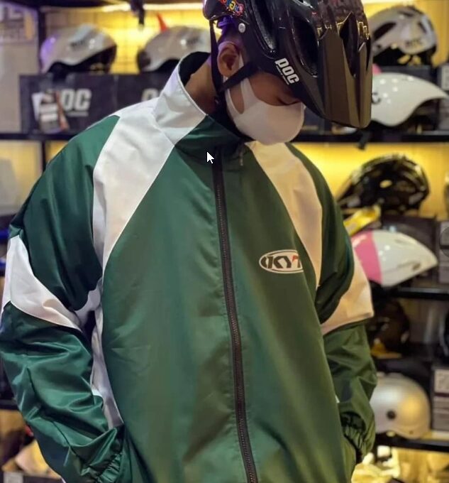 ÁO KHOÁC BOMBER DÙ KYT NAM NỮ FORM RỘNG 2 LỚP SA865 – SAM STORE
