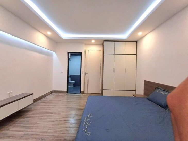 Cho thuê nhà mặt phố Lê Lợi, 4 tầng x 65m2, mặt tiền 4m, giá chỉ hơn 30 triệu