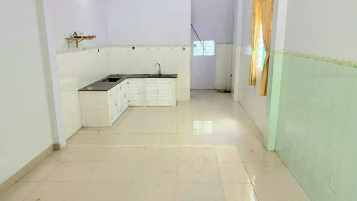 BÁN NHÀ MẶT TIỀN CẠNH BIỂN PHƯỜNG BẮC NHA TRANG. (ĐƯỜNG 3 XE HƠI)