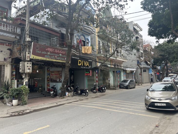 SẪN NHÀ 4 TẦNG KINH DOANH SẦM UẤT-MẶT PHỐ LÂM TIÊN- VỈA HÈ ĐƯỜNG RỘNG 15M- DÒNG TIỀN 15Tr/TH