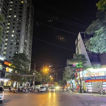 Cho thuê nhà mặt phố Ngô Thì Nhậm, 4 tầng x 45m², lô góc đẹp,mt 5m, kinh doanh mô hình