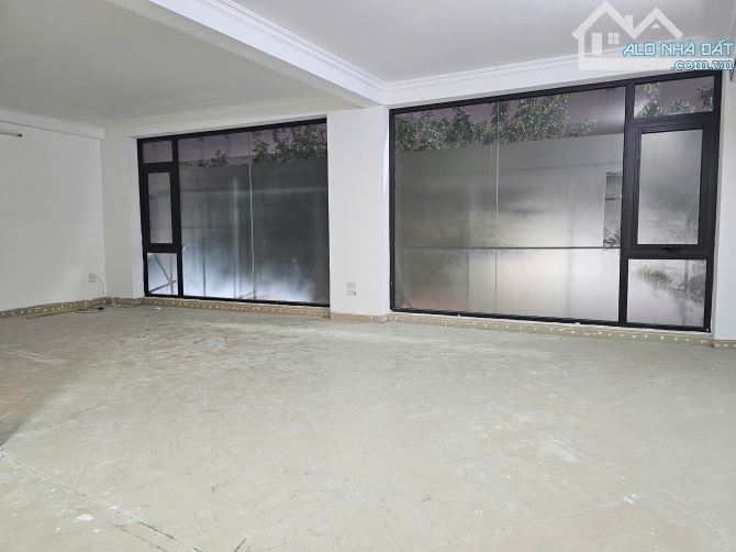 Cho thuê nhà mặt phố Ngô Thì Nhậm, 4 tầng x 45m², lô góc đẹp,mt 5m, kinh doanh mô hình
