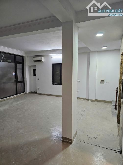 Cho thuê nhà mặt phố Ngô Thì Nhậm, 4 tầng x 45m², lô góc đẹp,mt 5m, kinh doanh mô hình