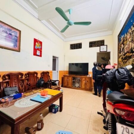 Bán nhà Thuỵ Khuê, Tây Hồ, ba gác, 43m2, 3 tầng, chỉ 8 tỷ