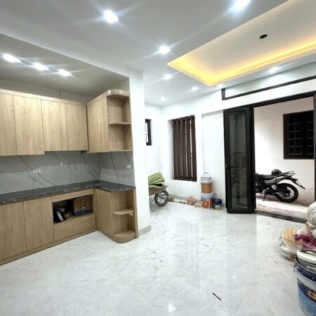 Bán nhà Đội Cấn, Ba Đình, lô góc, ngõ thông, 31m2, 5 tầng, Mt 5m, chỉ 7.7 tỷ