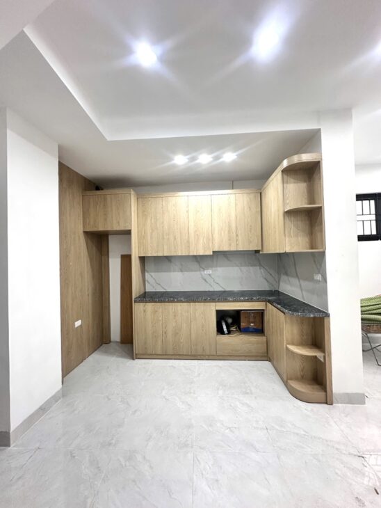 Bán nhà Đội Cấn, Ba Đình, lô góc, ngõ thông, 31m2, 5 tầng, Mt 5m, chỉ 7.7 tỷ