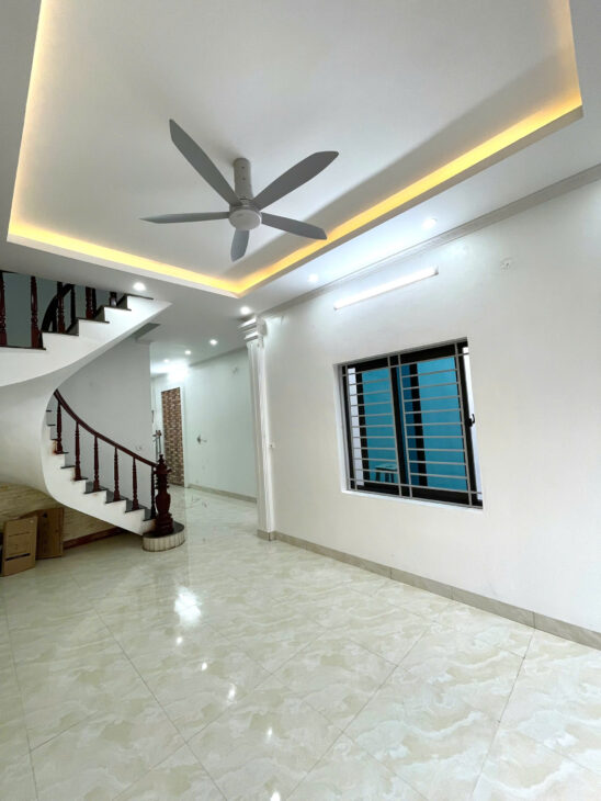 Bán nhà 3 tầng 61 m² tại Ỷ La, Dương Nội, Hà Đông, mặt tiền 5m, nhỉnh 13 tỷ, kinh doanh đỉnh