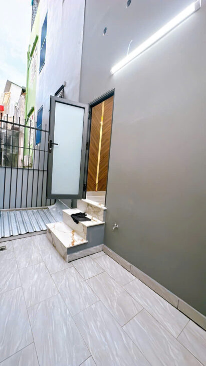 Sát mặt tiền Ngang3.1nở 4.5 dài 15 đúc 2 T có 4 tỷ Q4