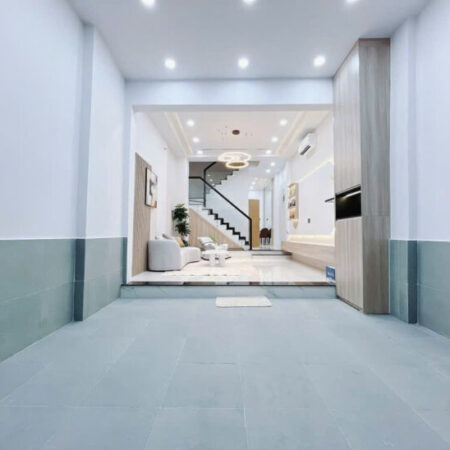 Xe hơi ngũ trong nhà Ngang 4.2 dài 15- 4 tấm hơn 100 triệu Q7