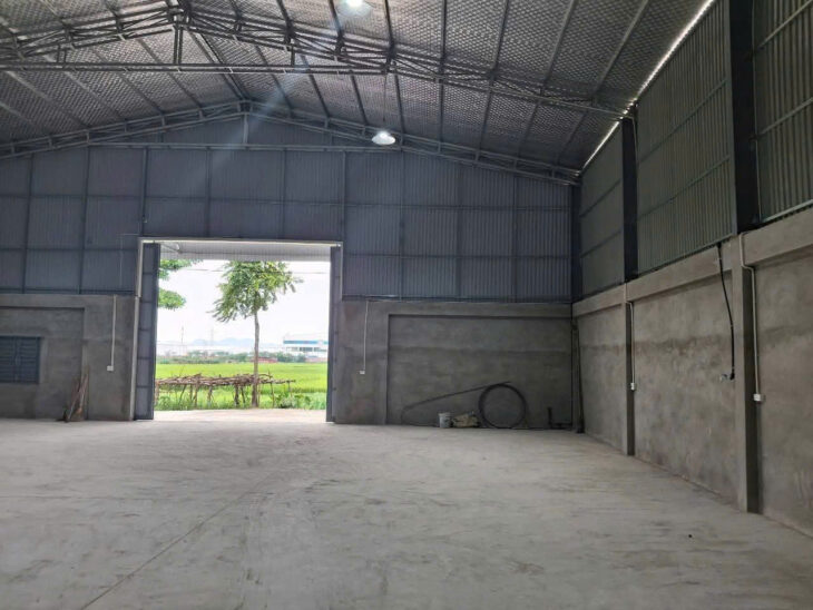 CHÍNH CHỦ: MỜI THUÊ NHÀ XƯỞNG 300m * Vị trí: ven kcn Quế Võ 3