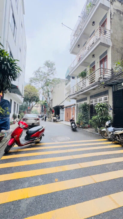 NHÀ CHỦ TỰ XÂY – 2 THOÁNG – Ô TÔ 46 CHỖ ĐỖ CỬA – CHU HUY MÂN, LONG BIÊN-TIỆN ÍCH NGẬP