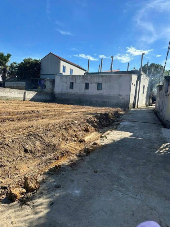 cc cần bán 791m đất thổ cư lẫn vườn giá có vài triệu /1m đường ô tô thông