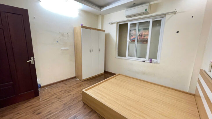 Bán nhà 48m 5T Bồ Đề, Long Biên , oto ,KD, giá 9,4ty.